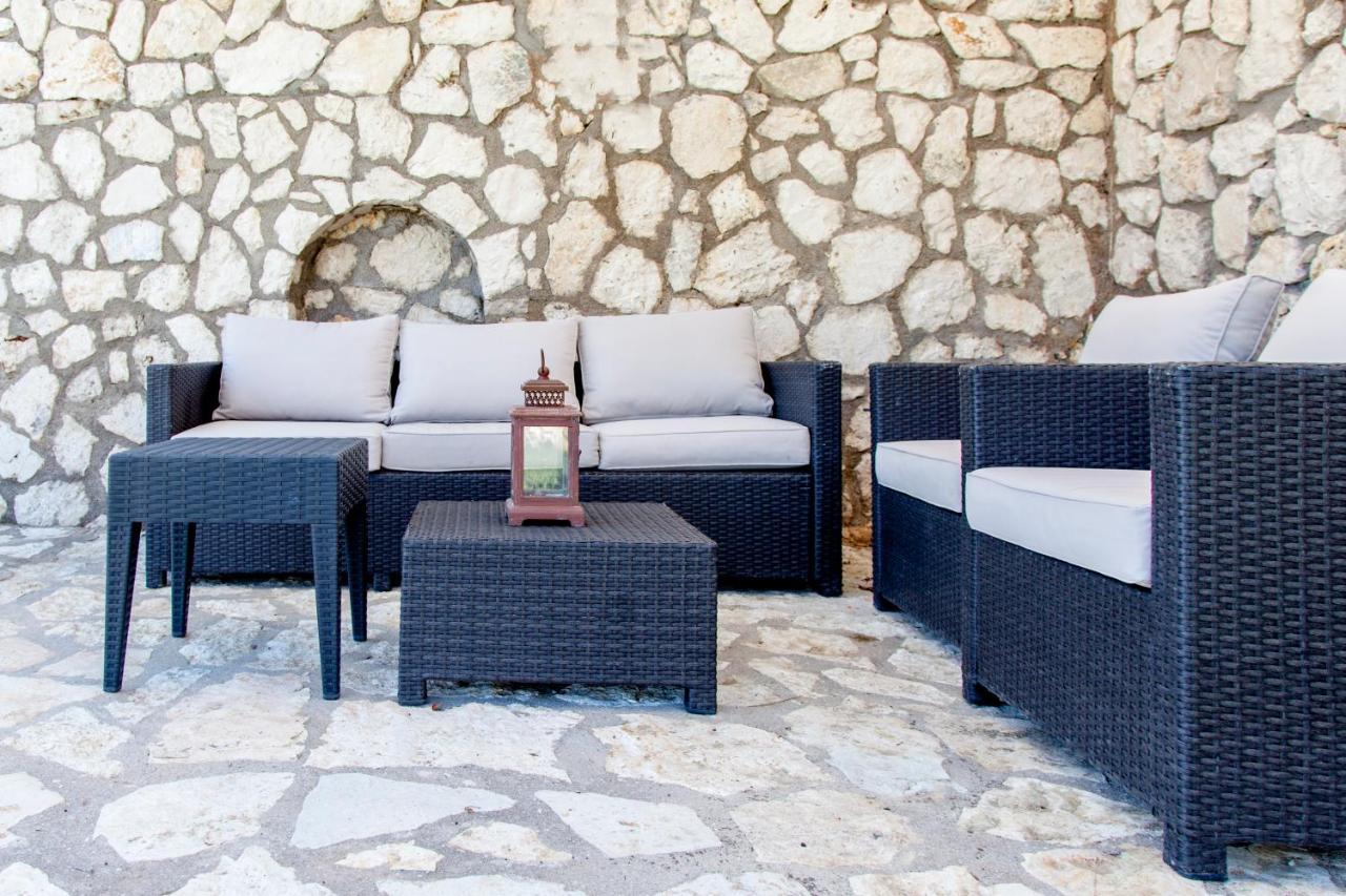 Villa Skyfall กาลามิตซี ภายนอก รูปภาพ