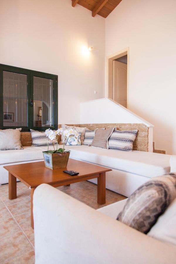 Villa Skyfall กาลามิตซี ภายนอก รูปภาพ